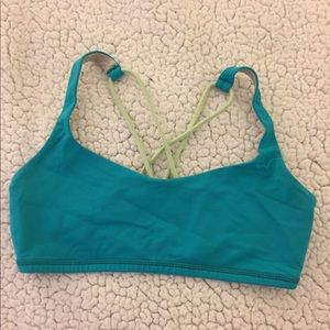 Lululemon sports bra size 6